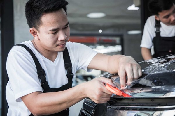 Quelles utilisations faire des stylos retouche peinture pour voiture ?