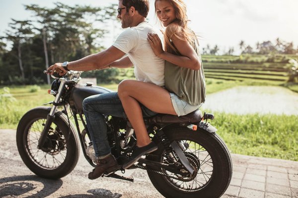 Quelles sont les différences entre une moto quotidienne et une moto de circuit